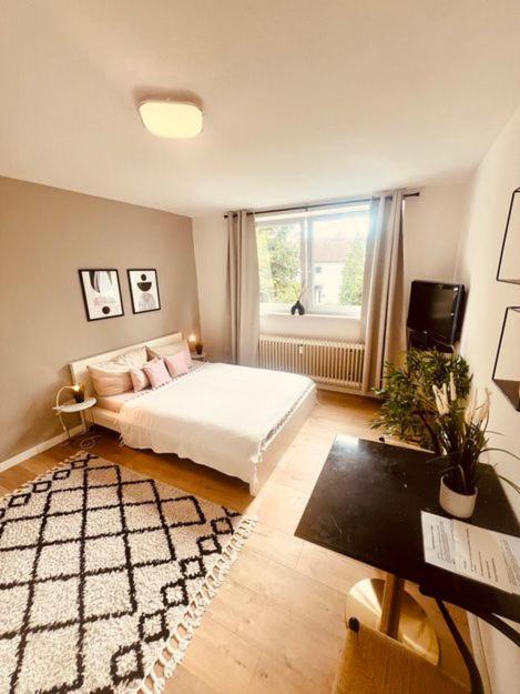 Ferienwohnung An Der Uniklinik Mit Eigener Kueche Und Renoviertem Badezimmer Homburg  Buitenkant foto