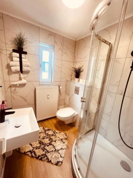 Ferienwohnung An Der Uniklinik Mit Eigener Kueche Und Renoviertem Badezimmer Homburg  Buitenkant foto