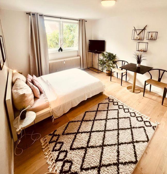 Ferienwohnung An Der Uniklinik Mit Eigener Kueche Und Renoviertem Badezimmer Homburg  Buitenkant foto