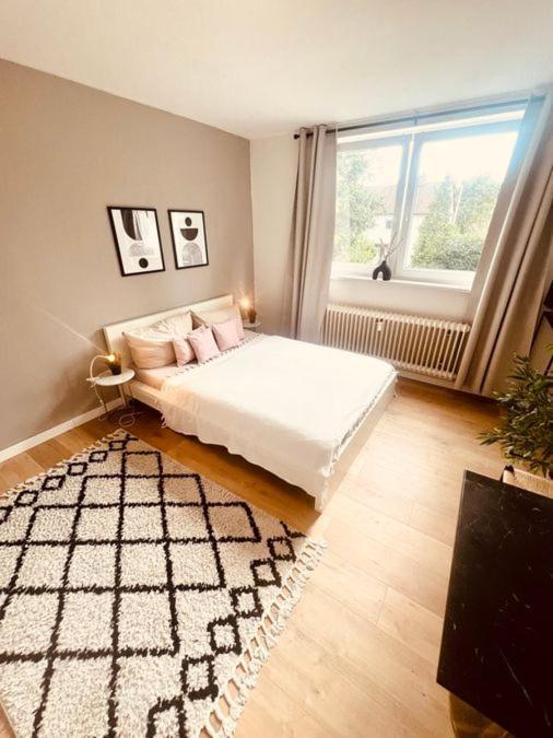 Ferienwohnung An Der Uniklinik Mit Eigener Kueche Und Renoviertem Badezimmer Homburg  Buitenkant foto